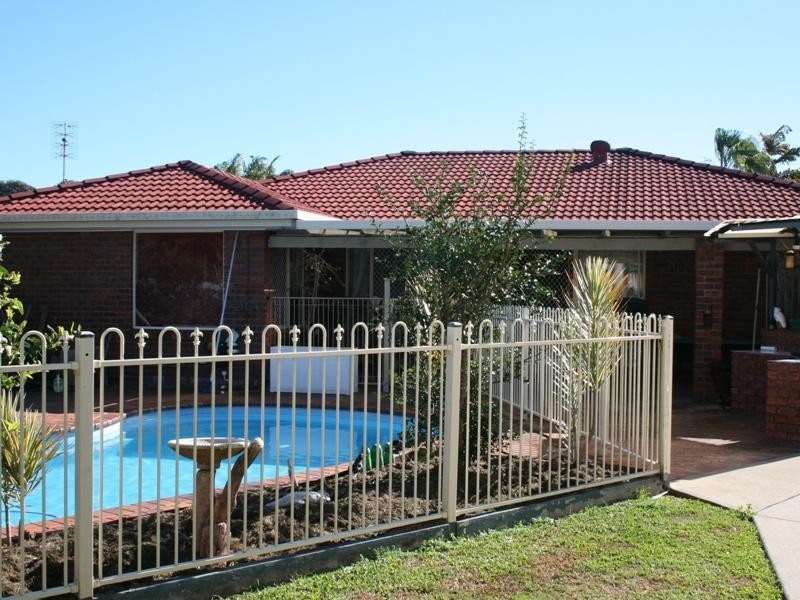 44 Brighton St, Point Vernon QLD 4655