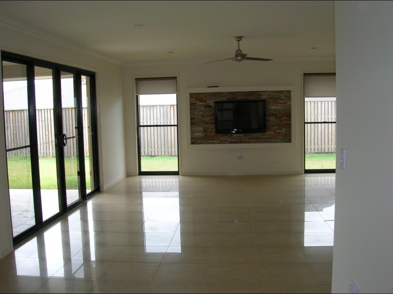 17 Bay Park Road, Wondunna QLD 4655