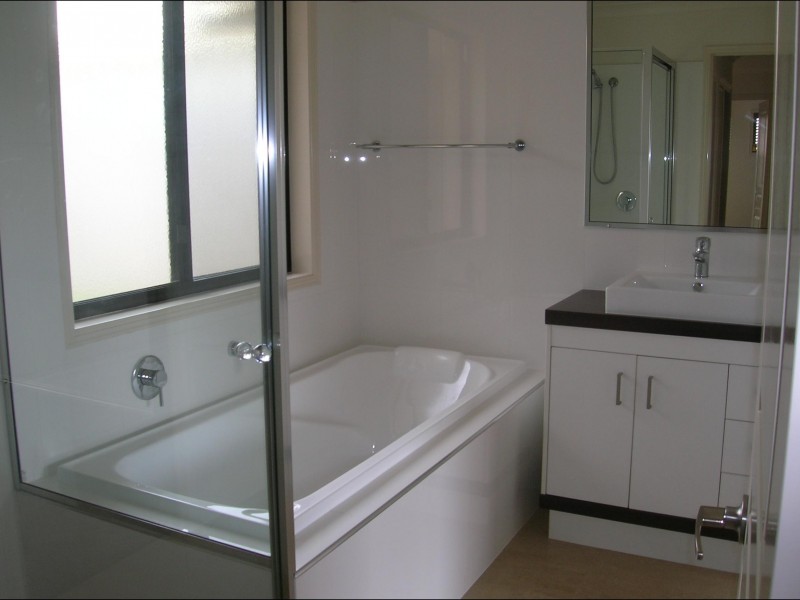 17 Bay Park Road, Wondunna QLD 4655