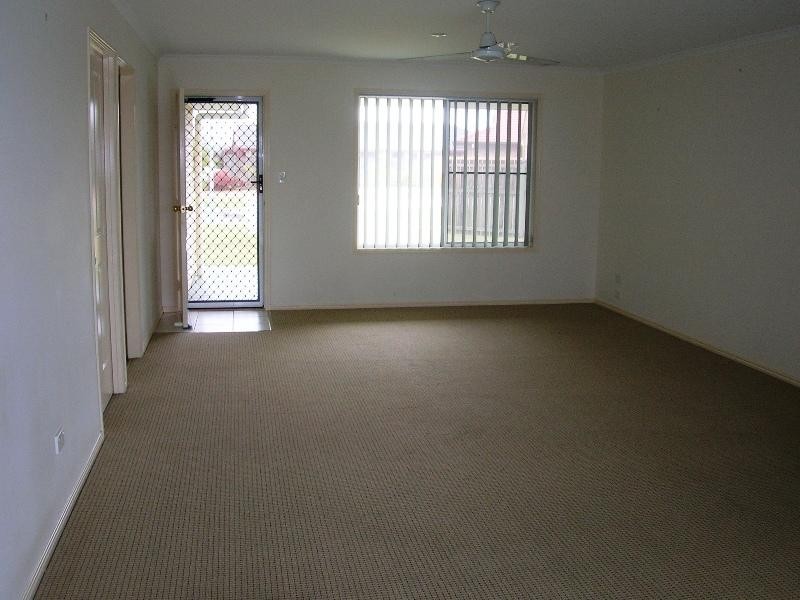 24 Kestrel Crt, Eli Waters QLD 4655