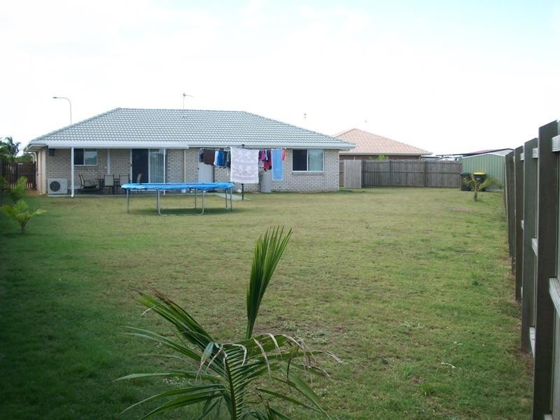 24 Kestrel Crt, Eli Waters QLD 4655