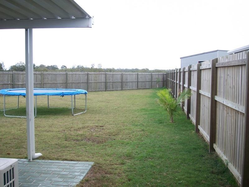 24 Kestrel Crt, Eli Waters QLD 4655