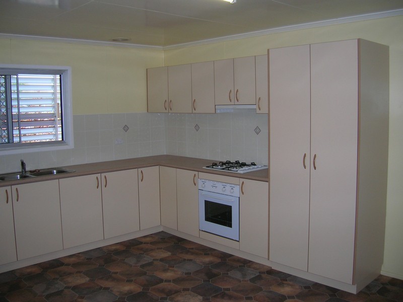 77 Spence Street, Point Vernon QLD 4655