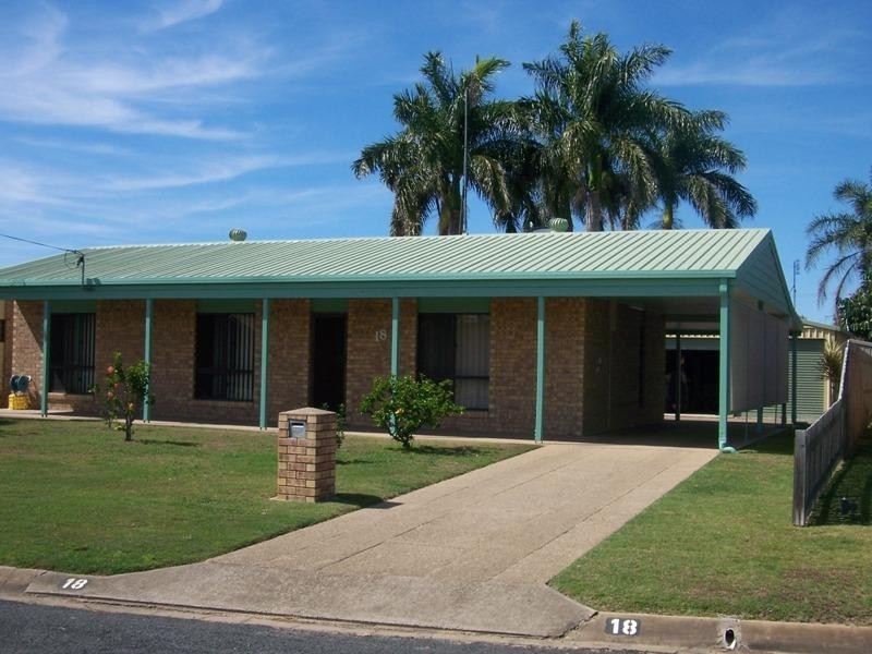 18 South St, Urangan QLD 4655