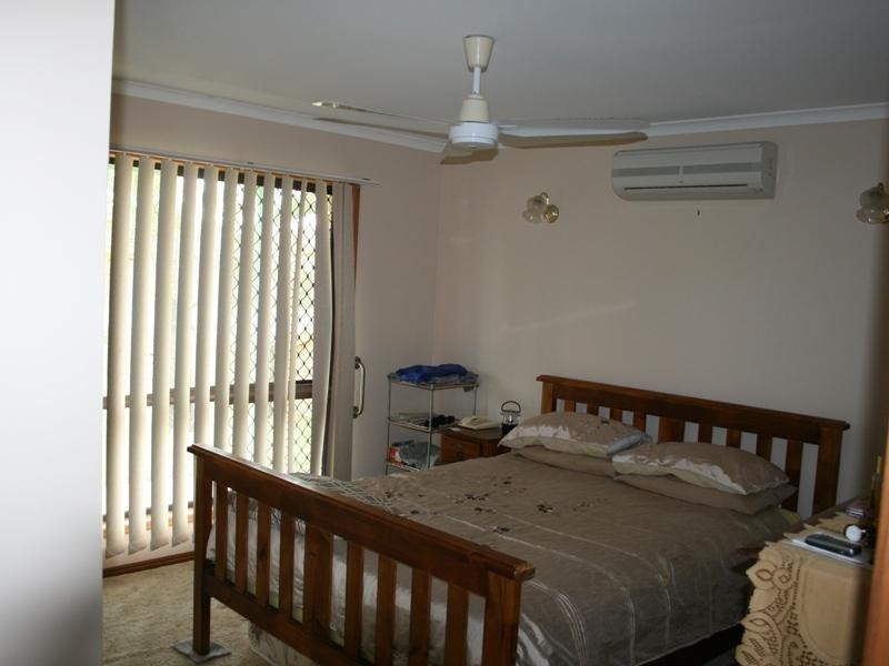 18 South St, Urangan QLD 4655