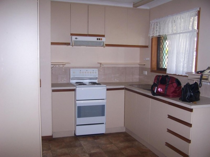 18 South St, Urangan QLD 4655
