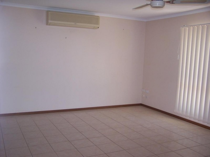 18 South St, Urangan QLD 4655