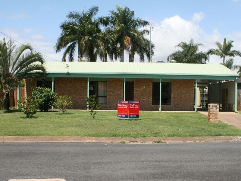 18 South St, Urangan QLD 4655