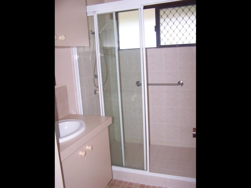 18 South St, Urangan QLD 4655