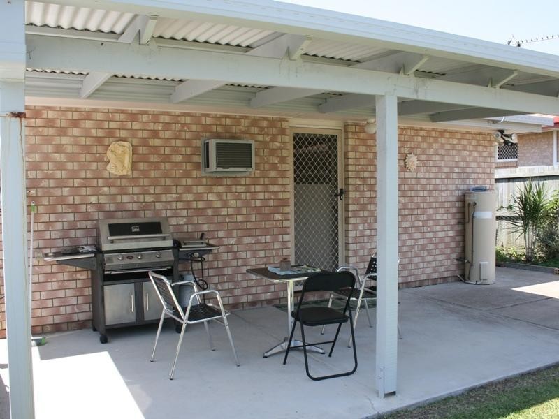115 Bideford St, Torquay QLD 4655