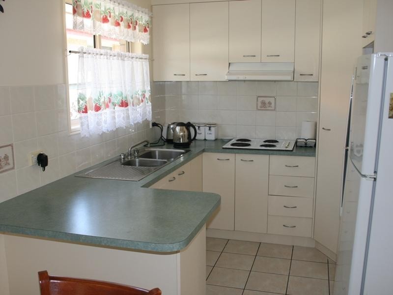 115 Bideford St, Torquay QLD 4655