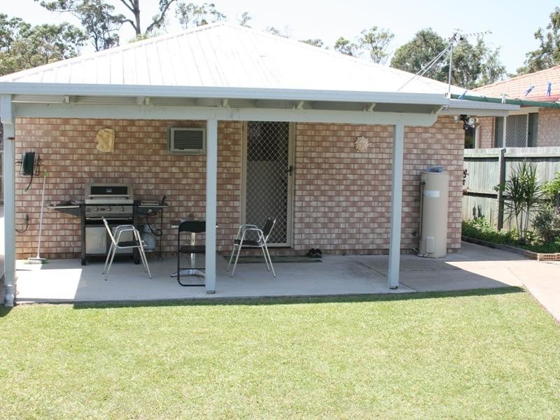 115 Bideford St, Torquay QLD 4655