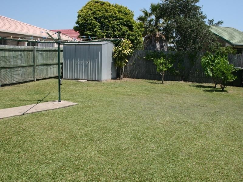 115 Bideford St, Torquay QLD 4655