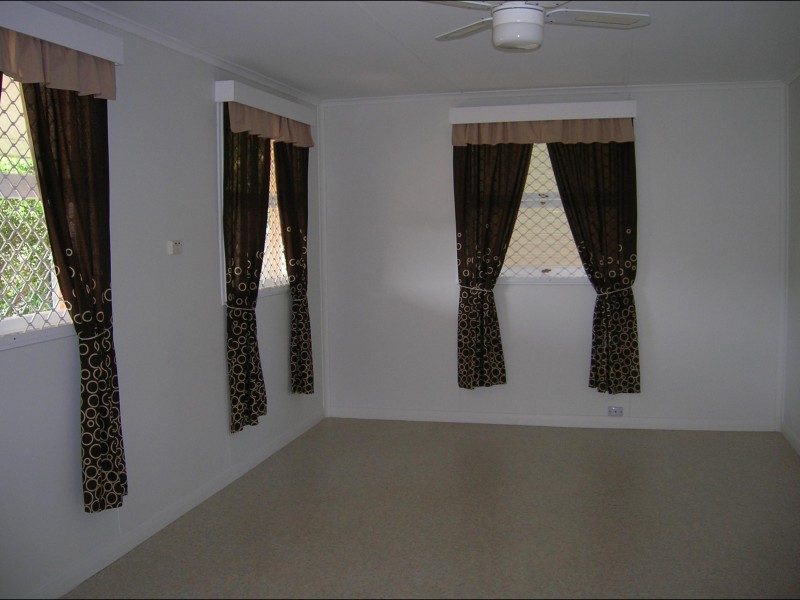 25 Ocean Street, Torquay QLD 4655