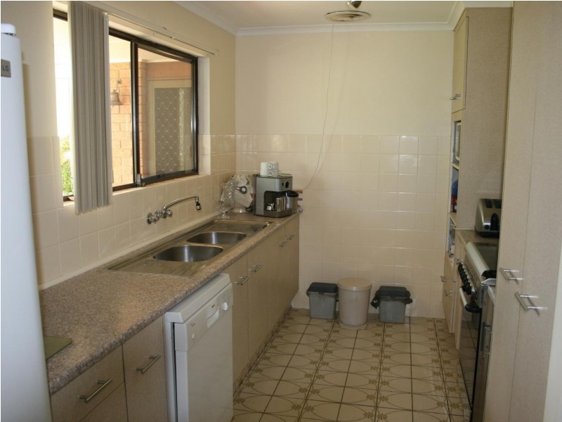 796 Boat Harbour Drive, Urangan QLD 4655