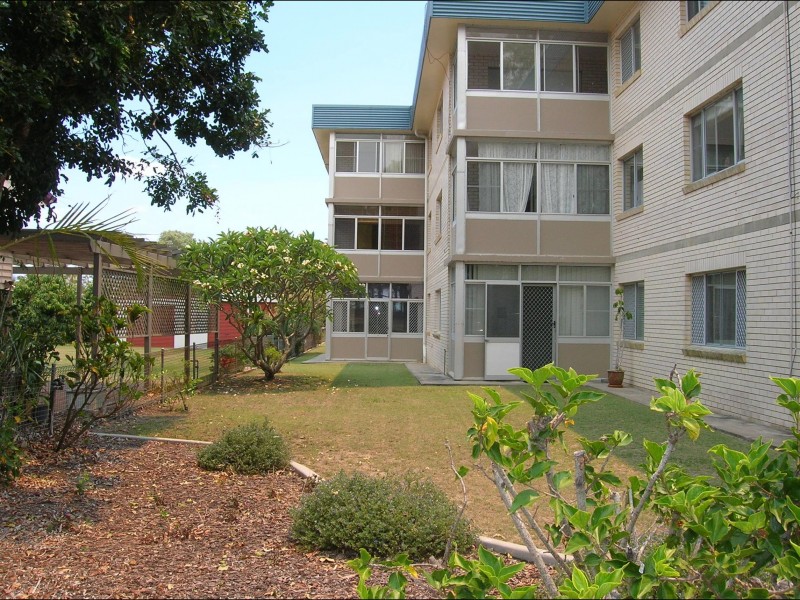 6 581 Esplanade, Urangan QLD 4655