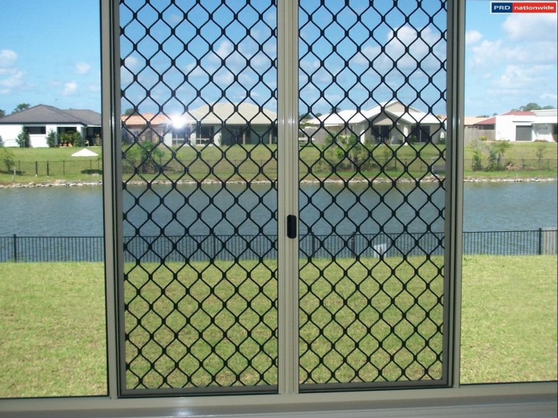 4 Earl St Vincent Circuit, Eli Waters QLD 4655