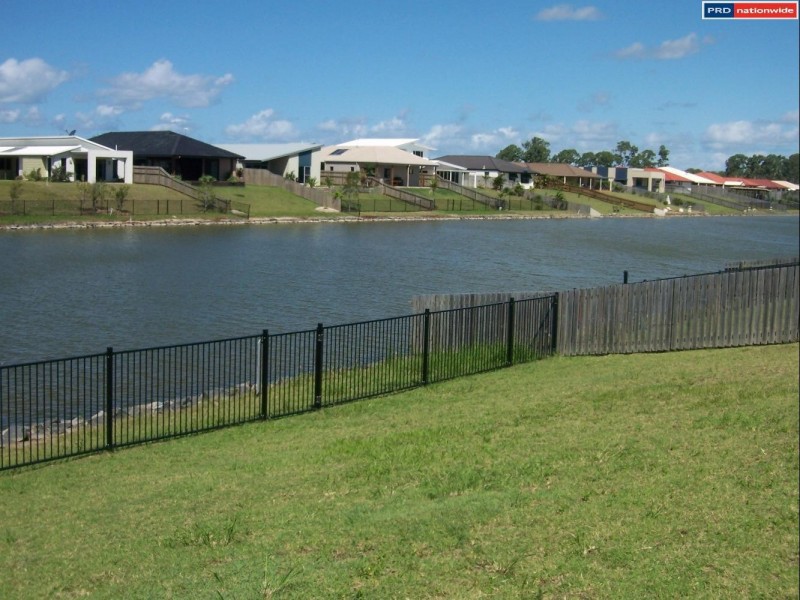 4 Earl St Vincent Circuit, Eli Waters QLD 4655