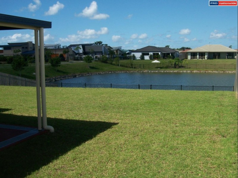 4 Earl St Vincent Circuit, Eli Waters QLD 4655