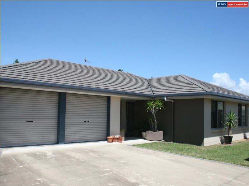 2/111 Ibis Boulevard, Eli Waters QLD 4655