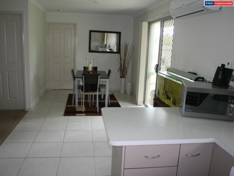 2/111 Ibis Boulevard, Eli Waters QLD 4655