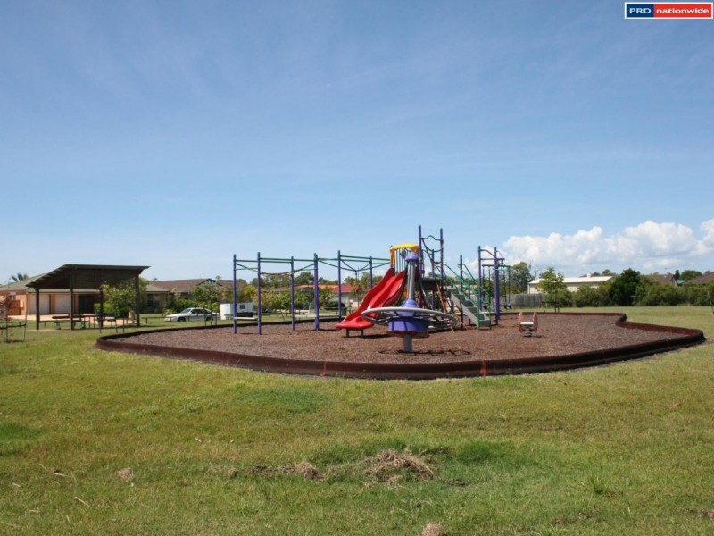 2/111 Ibis Boulevard, Eli Waters QLD 4655