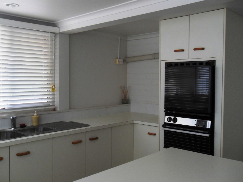 159 Esplanade, Point Vernon QLD 4655