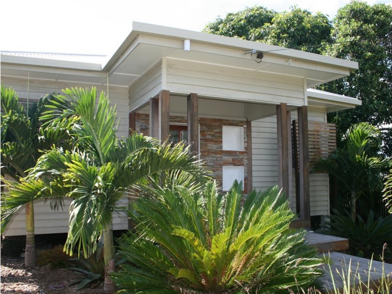12 Smith Street, Urangan QLD 4655