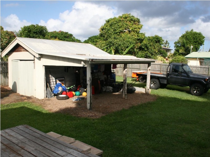 12 Smith Street, Urangan QLD 4655