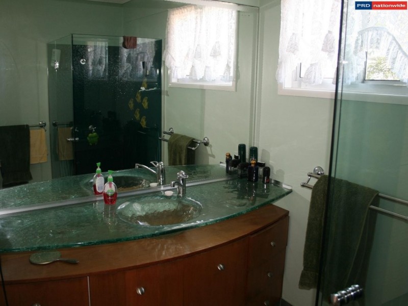 28 Gibbs Street, Urangan QLD 4655