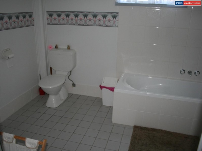 28 Gibbs Street, Urangan QLD 4655