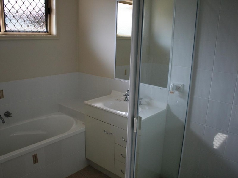 7 Dory Drive, Point Vernon QLD 4655