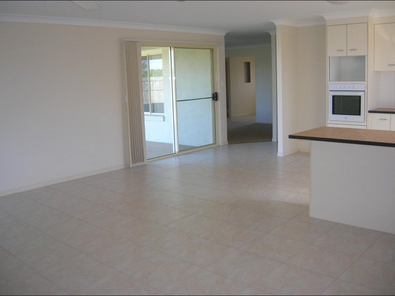11 Lady Penrhyn Drive, Eli Waters QLD 4655