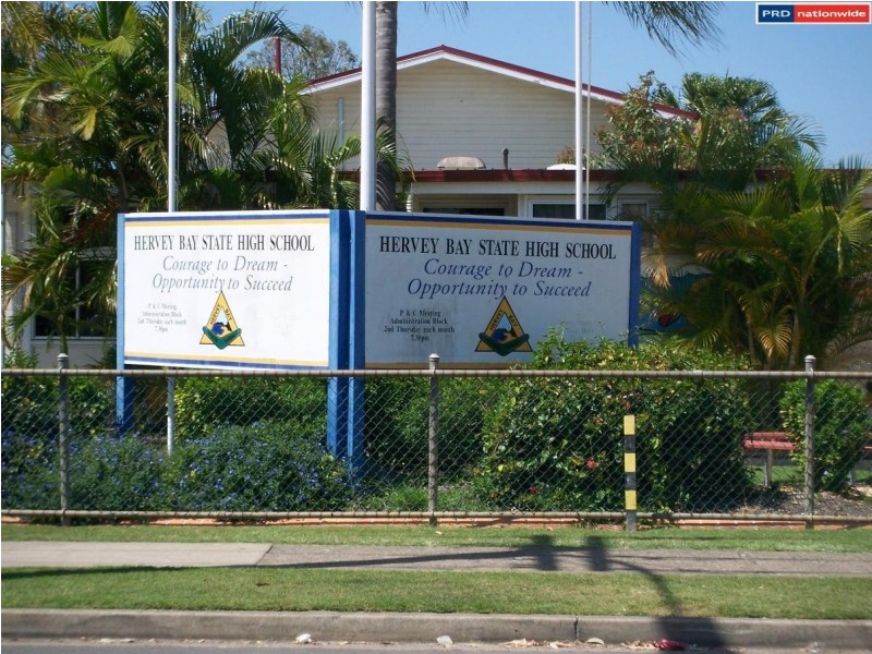 17 Bronton Way, Point Vernon QLD 4655