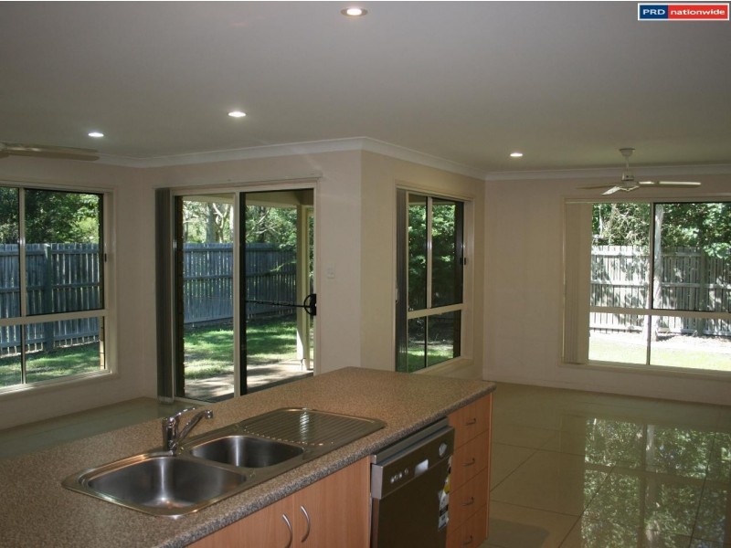 2/11 Daintree Drive, Torquay QLD 4655