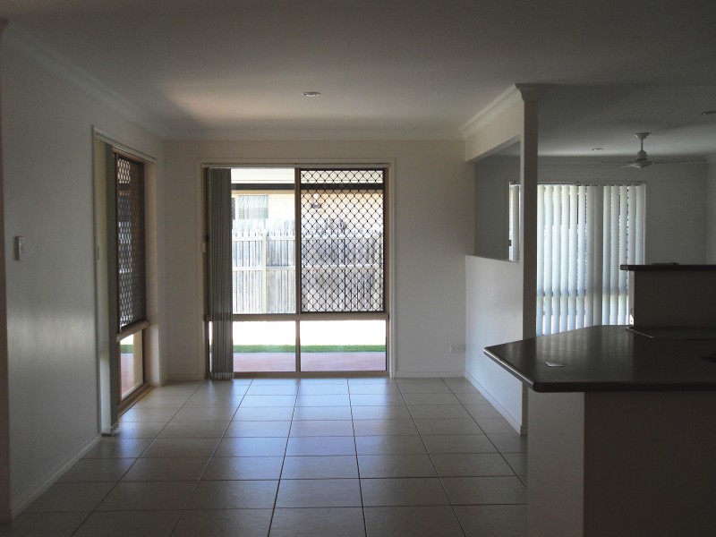 9 Pembridge Cct, Urraween QLD 4655