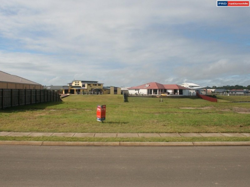 17 Bounty Circuit, Eli Waters QLD 4655