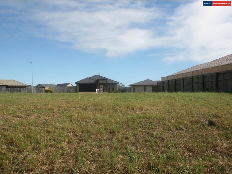 17 Bounty Circuit, Eli Waters QLD 4655