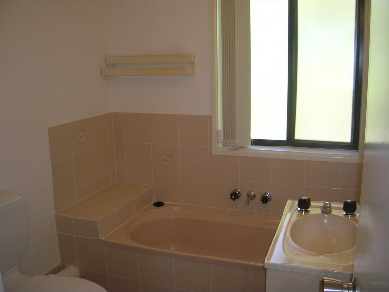 8/436  Esplanade, Torquay QLD 4655