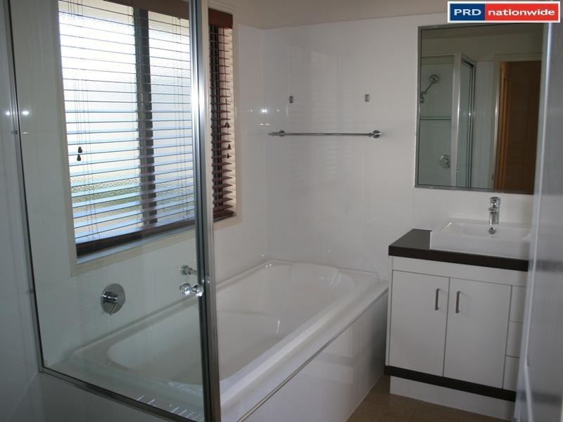 13 Bay Park Road, Wondunna QLD 4655