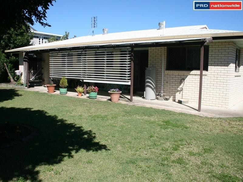 76  Hibiscus Street, Urangan QLD 4655