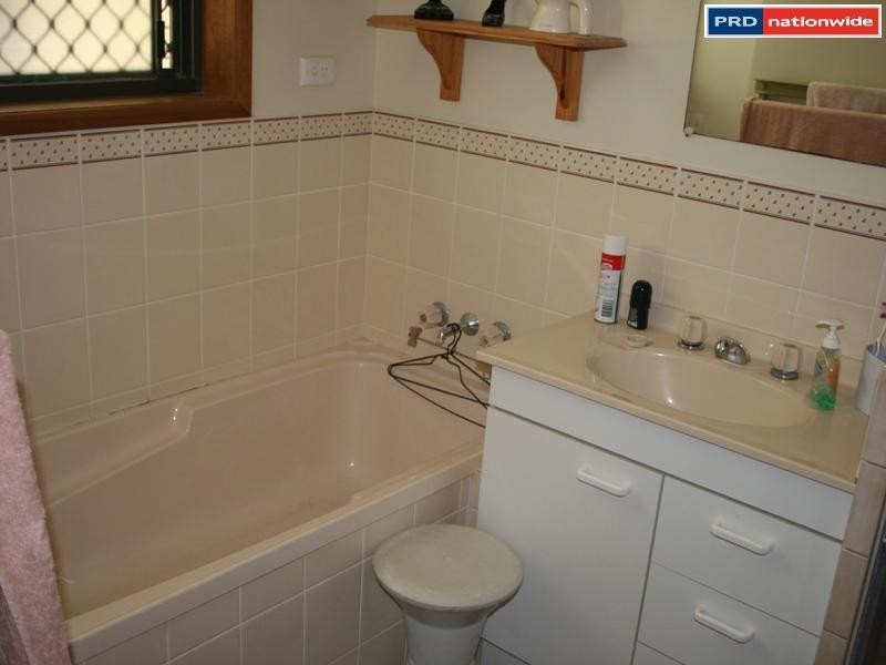 76  Hibiscus Street, Urangan QLD 4655