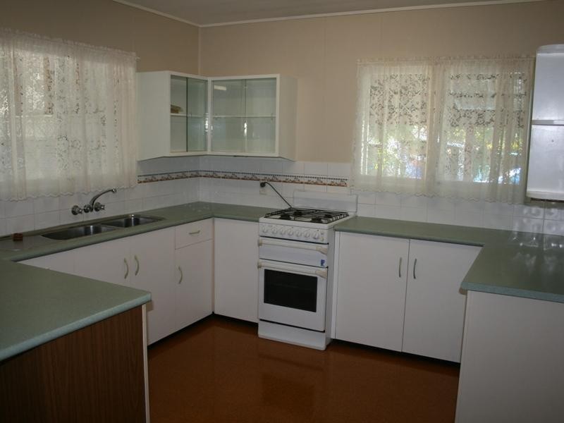 34 Hervey Street, Scarness QLD 4655