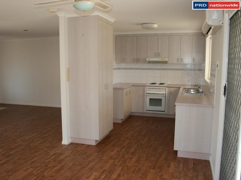 77 Exeter St, Torquay QLD 4655