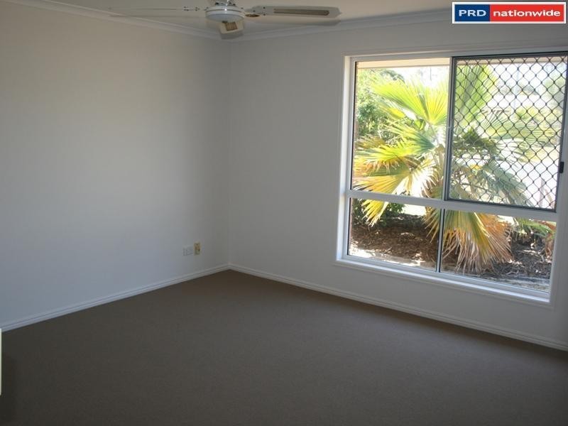77 Exeter St, Torquay QLD 4655