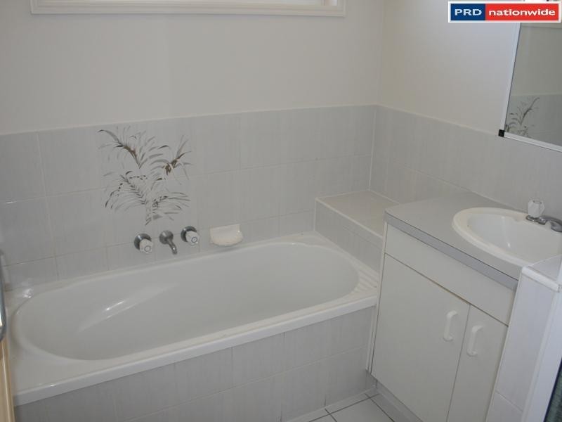 77 Exeter St, Torquay QLD 4655