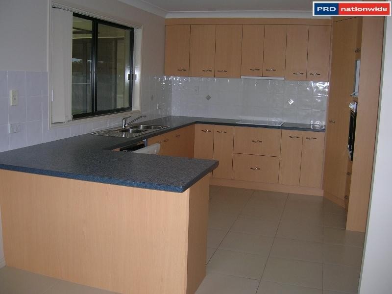 13 Lady Penrhyn Dr, Eli Waters QLD 4655