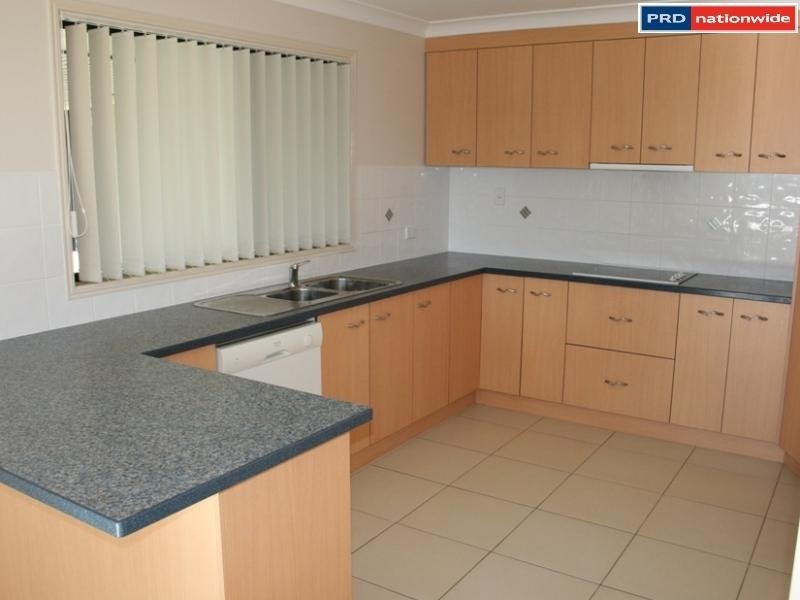 13 Lady Penrhyn Dr, Eli Waters QLD 4655