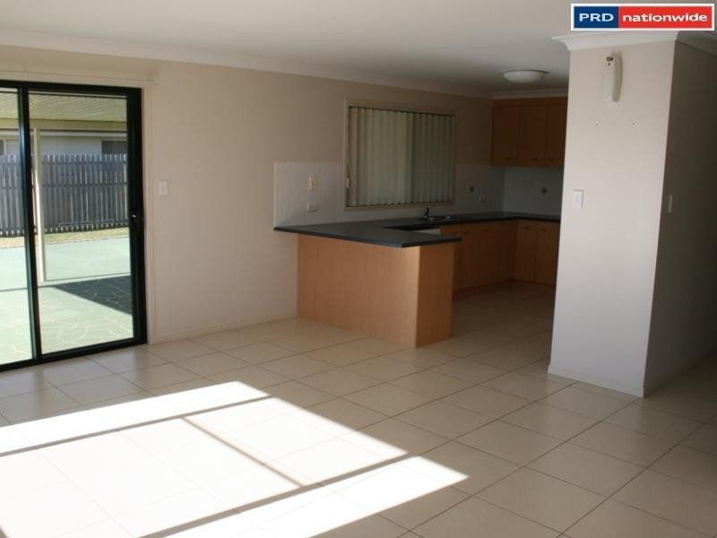 13 Lady Penrhyn Dr, Eli Waters QLD 4655