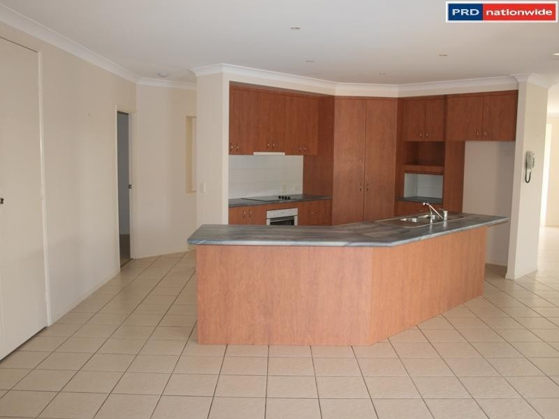 90  Bauhinia St, Kawungan QLD 4655